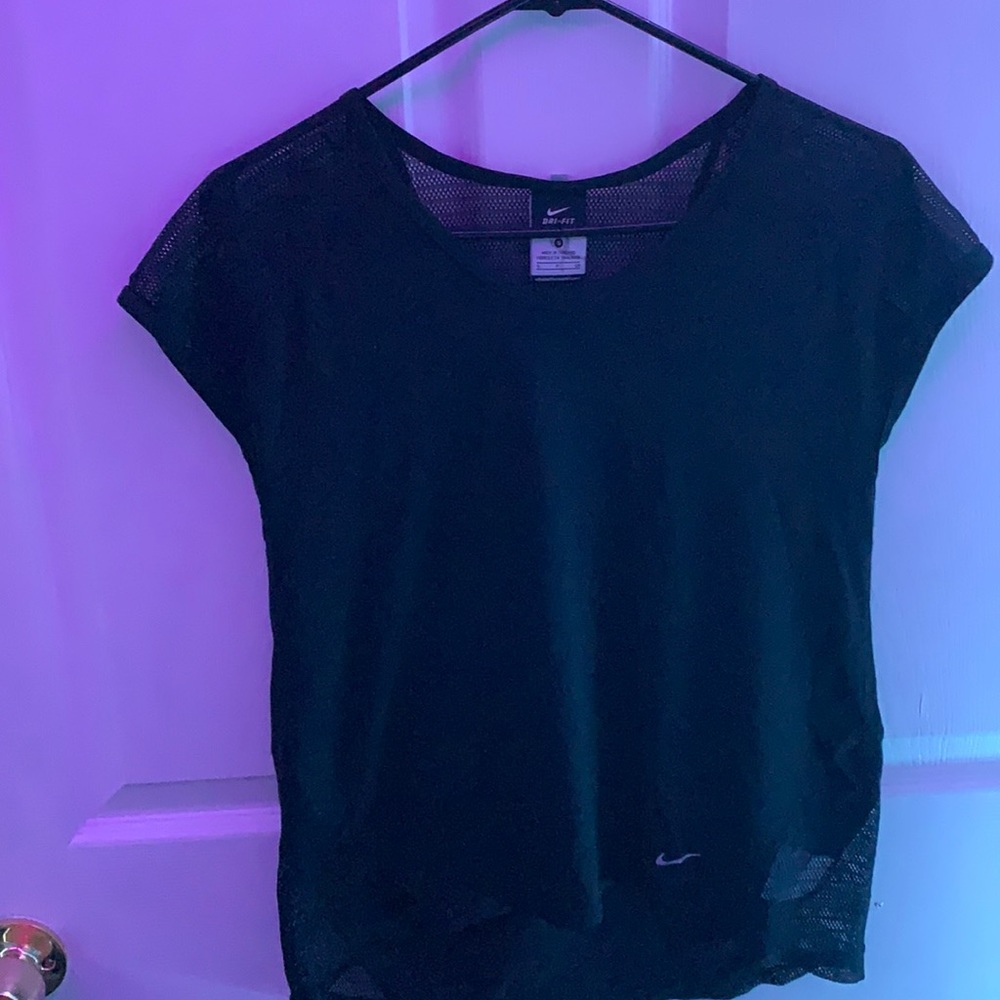 nike workout top